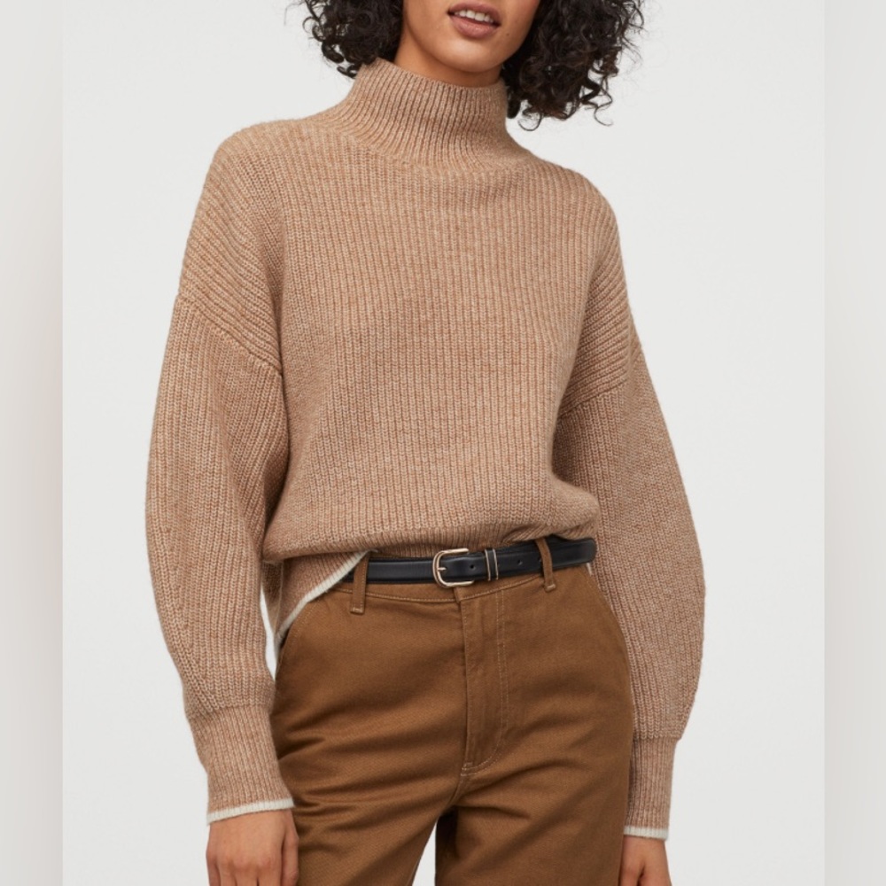 Balloon-sleeved Sweater